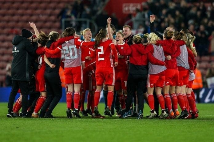 Welsh-Celebrate-the-Draw-2-1-1024x683