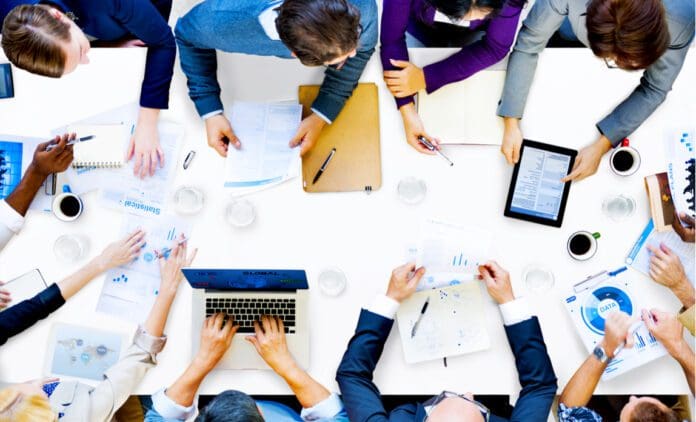 effective-board-meetings_204774604-3