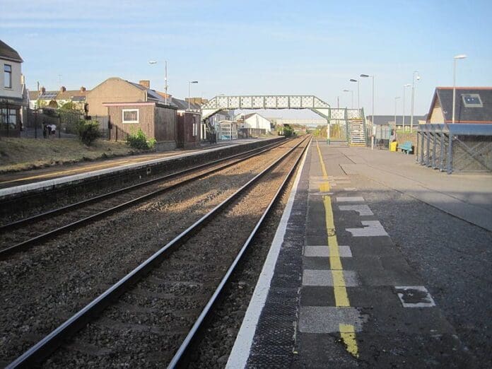 Pembrey__Burry_Port_railway_station_Carmarthenshire_-_geograph.org_.uk_-_3992325-1
