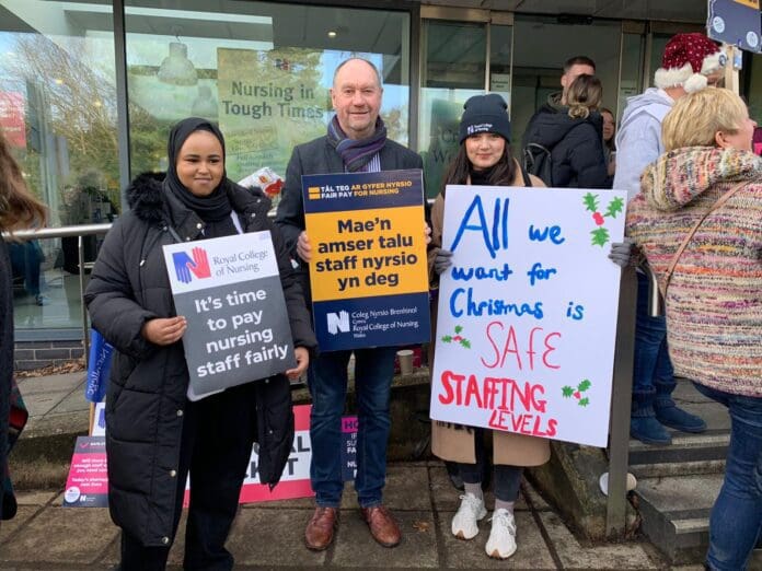 cefin campbell and striking nurses