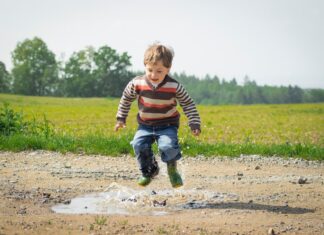 Tips To Save Money Entertaining Your Children This Summer