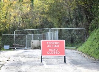 Bwlchnewydd to Trevaughan road closed following adverse weather