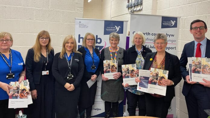 Minister-for-Social-Justice-Jane-Hutt-at-Llanelli-Customer-Service-Hwb_cropped-scaled.jpg