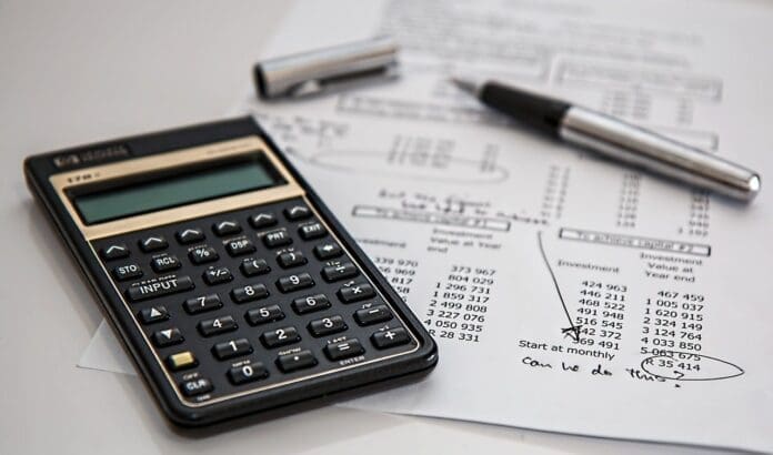 calculator-g5ec221e88_1280-min.jpg