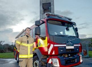 Firefighter to Climb Mount Everest in Full Firefighting Kit
