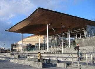 Ministers urged to keep promise on banning lying politicians
