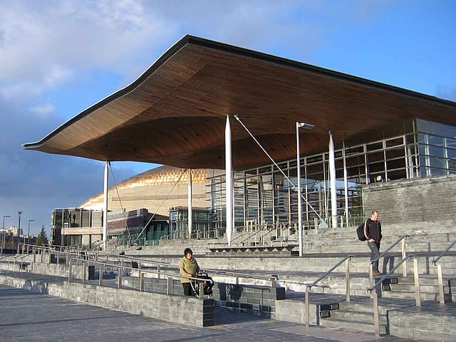 640px-The_Senedd_Cardiff_Bay_-_geograph.org_.uk_-_2571747.jpg