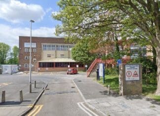 Council exploring use of Llanelli Leisure Centre for a new school