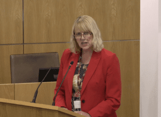 ‘Something must be done’: Senedd debates calls for smartphone-free schools