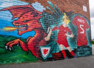 FAW Celebrate Cymru history makers with Yr Arwyr: