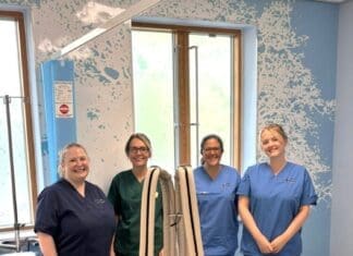 Mae rhoddion elusennol yn ariannu peiriannau oeri croen y pen gwerth dros £113,000 ar gyfer gwasanaethau canser Hywel Dda