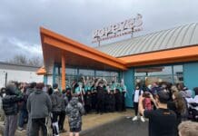POPEYES® LANDS IN LLANELLI WITH 14-HOUR QUEUE AS FANS RUSH FOR FAMOUS LOUISIANA CHICKEN