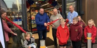 New Tesco Express store opens in Tumble – with a little help from a local rugby hero